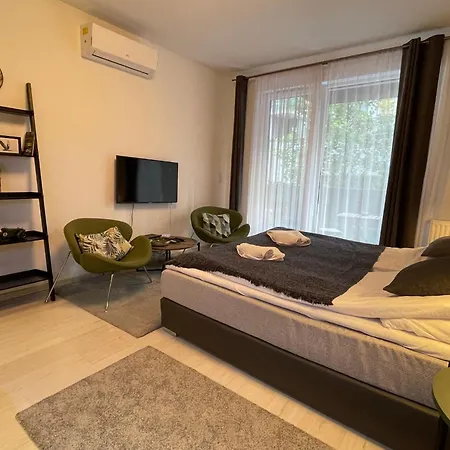 Apartment Bright Harmony Close To Downtown Budapest